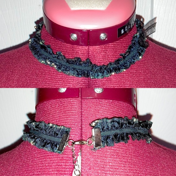 Set of 2 lace chokers - Free with any purchase - Picture 2 of 7